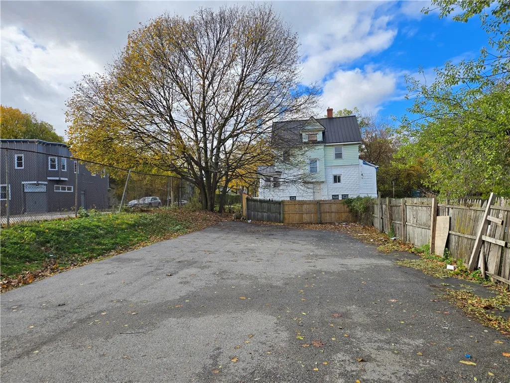 515 Dewey Avenue 511, Rochester, New York 14613, Rochester, New York 14613, 6 Bedrooms Bedrooms, ,Multi Family,For Sale,515 Dewey Avenue 511, Rochester, New York 14613,0,R1649800