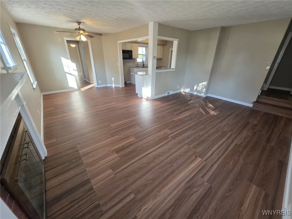 134 Arrowhead Drive, Gates, New York 14624, Gates, New York 14624, 4 Bedrooms Bedrooms, 5 Rooms Rooms,1 BathroomBathrooms,Residential,For Sale,134 Arrowhead Drive, Gates, New York 14624,0,B1649694