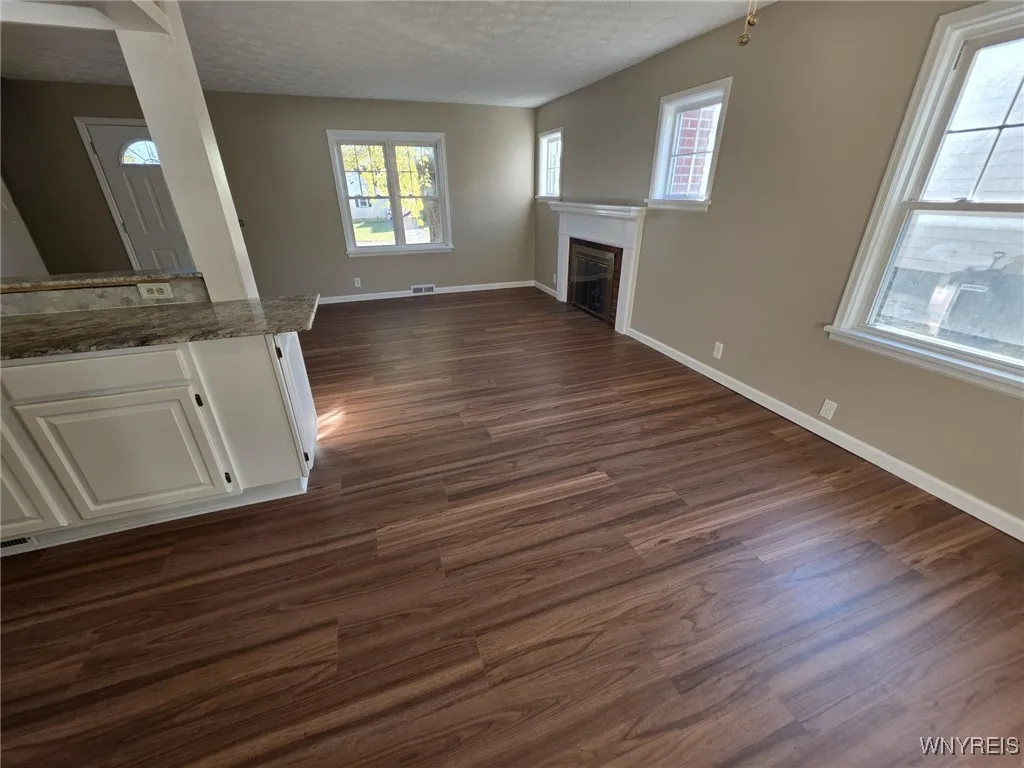 134 Arrowhead Drive, Gates, New York 14624, Gates, New York 14624, 4 Bedrooms Bedrooms, 5 Rooms Rooms,1 BathroomBathrooms,Residential,For Sale,134 Arrowhead Drive, Gates, New York 14624,0,B1649694