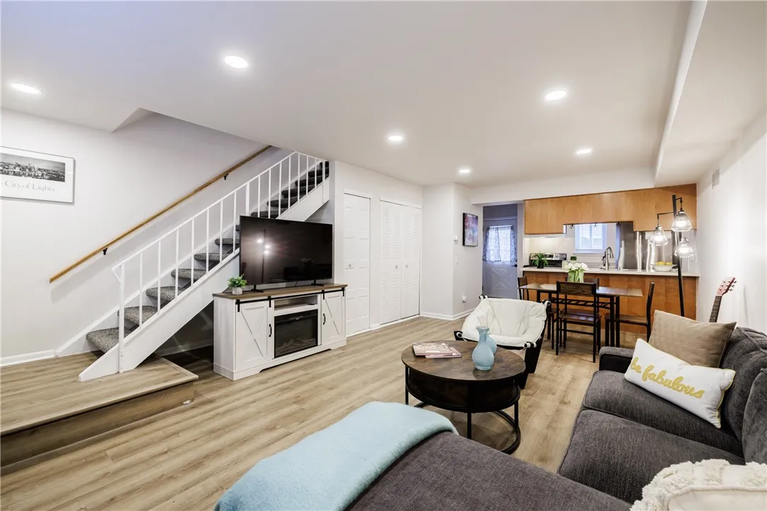 942 Eastbrooke Ln, Brighton, New York 14618, Brighton, New York 14618, 2 Bedrooms Bedrooms, 4 Rooms Rooms,1 BathroomBathrooms,Residential,For Sale,942 Eastbrooke Ln, Brighton, New York 14618,0,R1649651