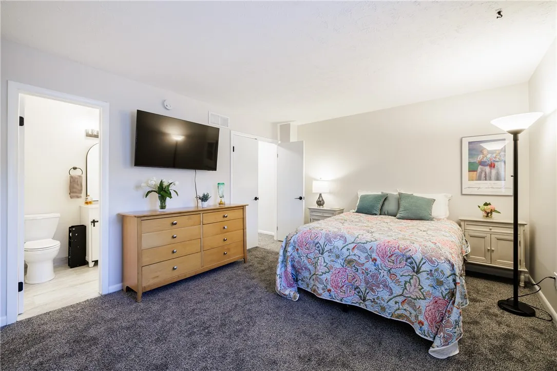 942 Eastbrooke Ln, Brighton, New York 14618, Brighton, New York 14618, 2 Bedrooms Bedrooms, 4 Rooms Rooms,1 BathroomBathrooms,Residential,For Sale,942 Eastbrooke Ln, Brighton, New York 14618,0,R1649651