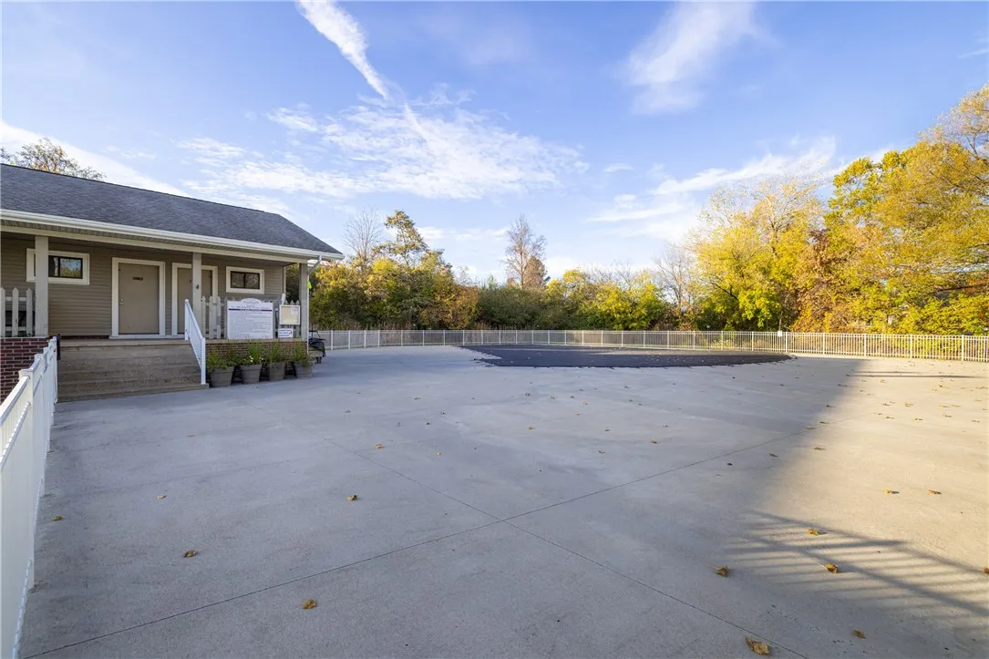 942 Eastbrooke Ln, Brighton, New York 14618, Brighton, New York 14618, 2 Bedrooms Bedrooms, 4 Rooms Rooms,1 BathroomBathrooms,Residential,For Sale,942 Eastbrooke Ln, Brighton, New York 14618,0,R1649651