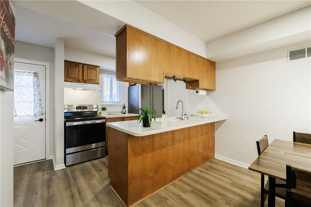 942 Eastbrooke Ln, Brighton, New York 14618, Brighton, New York 14618, 2 Bedrooms Bedrooms, 4 Rooms Rooms,1 BathroomBathrooms,Residential,For Sale,942 Eastbrooke Ln, Brighton, New York 14618,0,R1649651