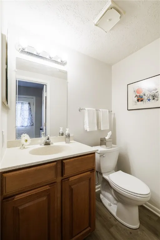 942 Eastbrooke Ln, Brighton, New York 14618, Brighton, New York 14618, 2 Bedrooms Bedrooms, 4 Rooms Rooms,1 BathroomBathrooms,Residential,For Sale,942 Eastbrooke Ln, Brighton, New York 14618,0,R1649651