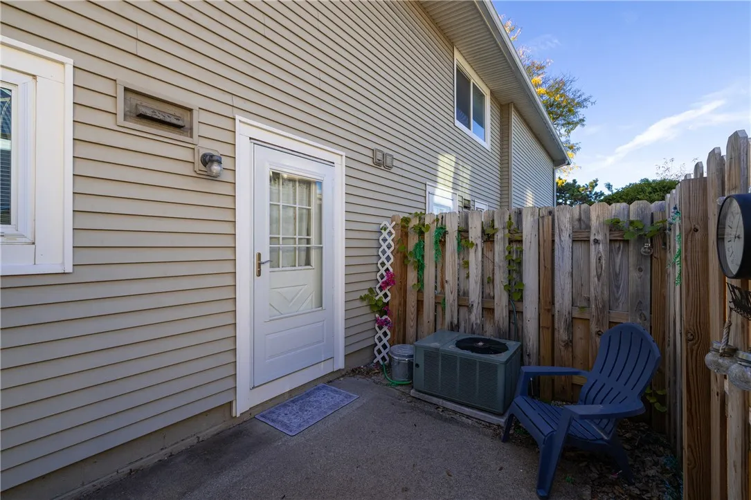 942 Eastbrooke Ln, Brighton, New York 14618, Brighton, New York 14618, 2 Bedrooms Bedrooms, 4 Rooms Rooms,1 BathroomBathrooms,Residential,For Sale,942 Eastbrooke Ln, Brighton, New York 14618,0,R1649651