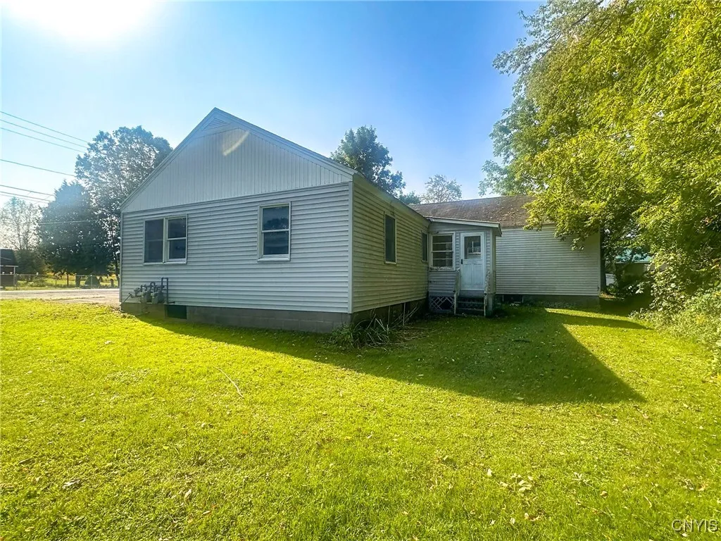 7421 Rt-291, Marcy, New York 13403, Marcy, New York 13403, 3 Bedrooms Bedrooms, 6 Rooms Rooms,2 BathroomsBathrooms,Residential,For Sale,7421 Rt-291, Marcy, New York 13403,0,S1649840