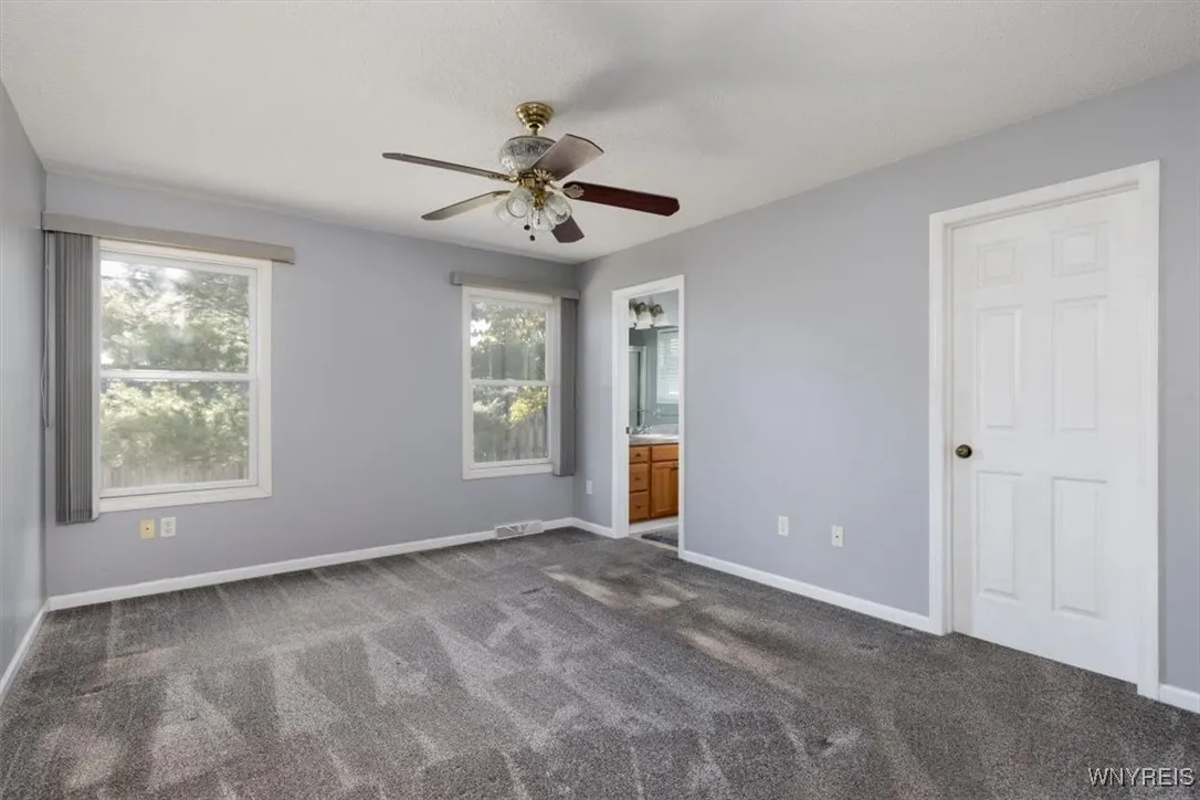 52 Rushford Hollow Drive, Cheektowaga, New York 14, Cheektowaga, New York 14227, 2 Bedrooms Bedrooms, 6 Rooms Rooms,2 BathroomsBathrooms,Residential,For Sale,52 Rushford Hollow Drive, Cheektowaga, New York 14,0,B1649679