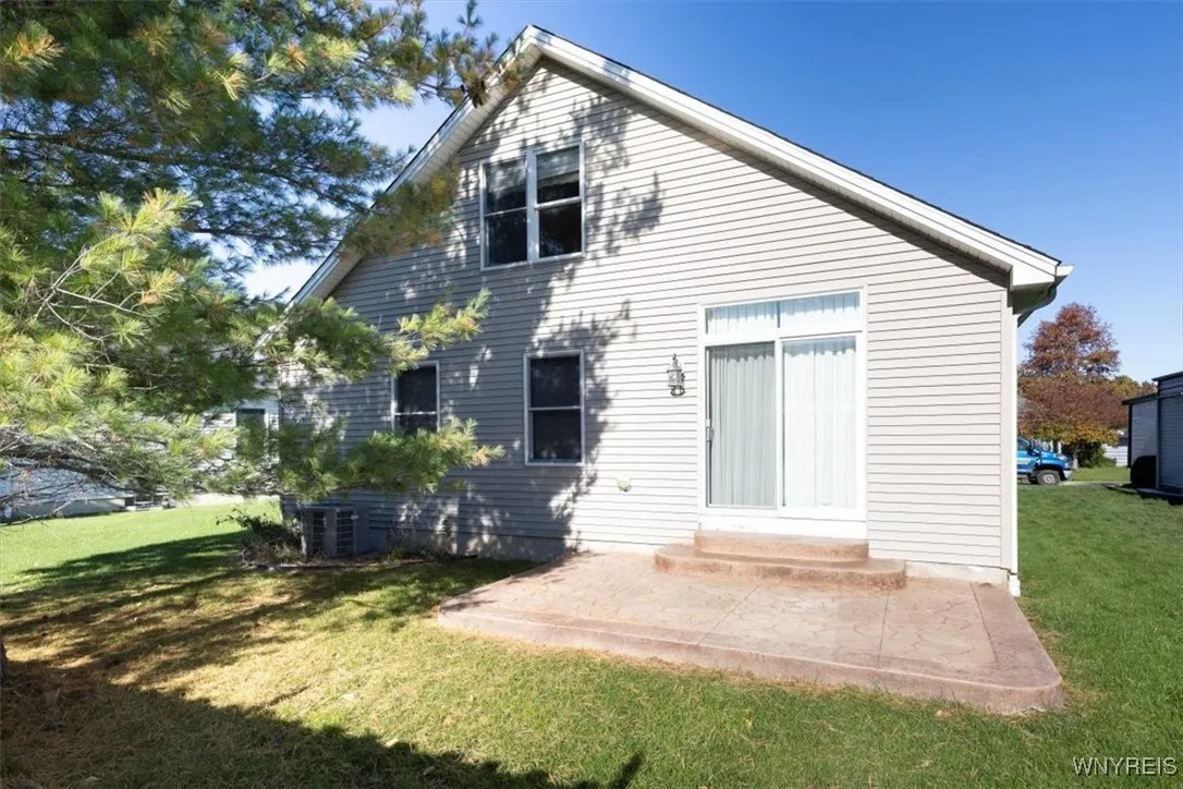 52 Rushford Hollow Drive, Cheektowaga, New York 14, Cheektowaga, New York 14227, 2 Bedrooms Bedrooms, 6 Rooms Rooms,2 BathroomsBathrooms,Residential,For Sale,52 Rushford Hollow Drive, Cheektowaga, New York 14,0,B1649679
