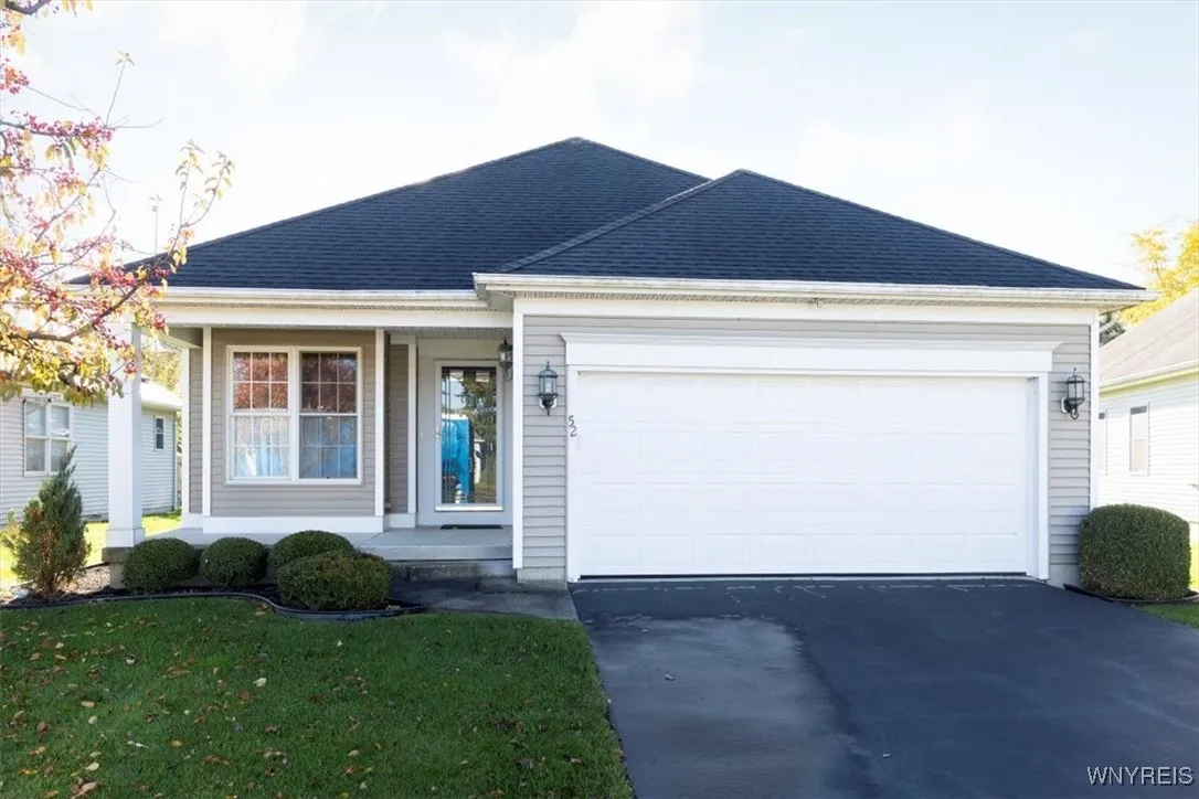 52 Rushford Hollow Drive, Cheektowaga, New York 14, Cheektowaga, New York 14227, 2 Bedrooms Bedrooms, 6 Rooms Rooms,2 BathroomsBathrooms,Residential,For Sale,52 Rushford Hollow Drive, Cheektowaga, New York 14,0,B1649679
