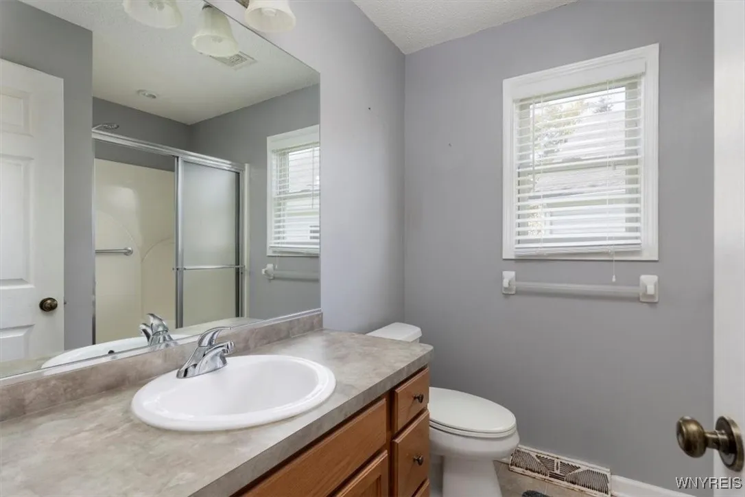 52 Rushford Hollow Drive, Cheektowaga, New York 14, Cheektowaga, New York 14227, 2 Bedrooms Bedrooms, 6 Rooms Rooms,2 BathroomsBathrooms,Residential,For Sale,52 Rushford Hollow Drive, Cheektowaga, New York 14,0,B1649679