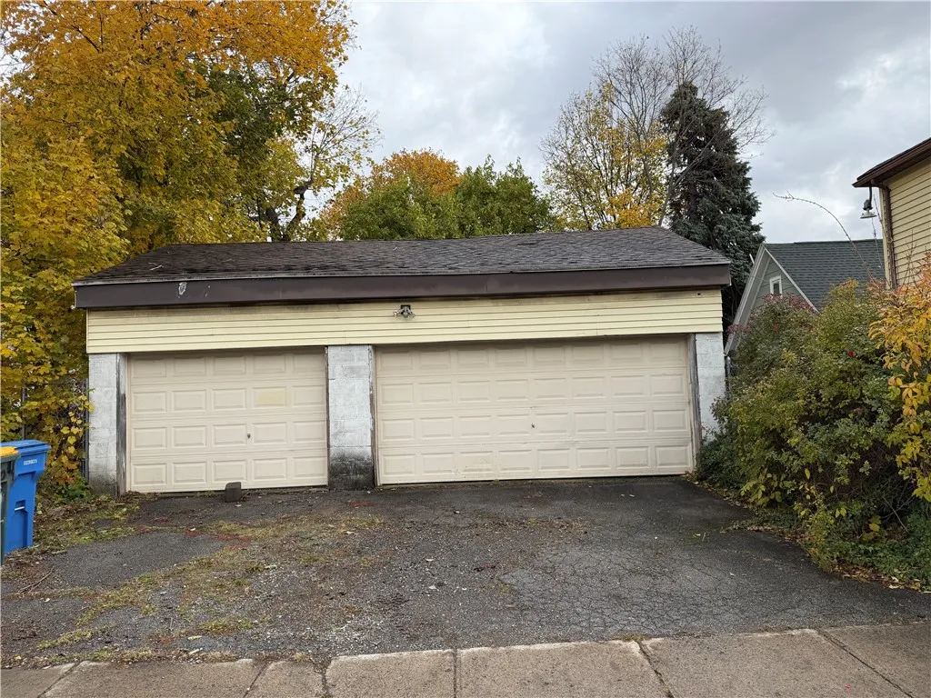 3 car Detached Garage