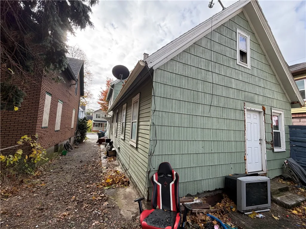 760 Jay Street, Rochester, New York 14611, Rochester, New York 14611, 2 Bedrooms Bedrooms, 6 Rooms Rooms,2 BathroomsBathrooms,Residential,For Sale,760 Jay Street, Rochester, New York 14611,0,R1647786