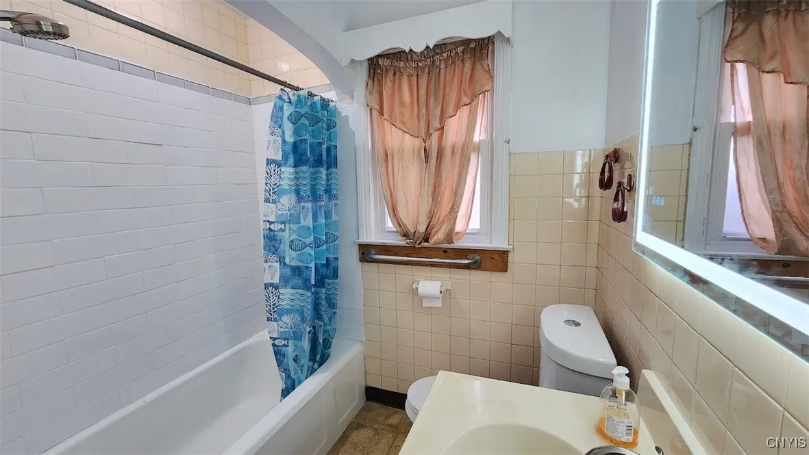 127 Delray Avenue, Syracuse, New York 13224, Syracuse, New York 13224, 4 Bedrooms Bedrooms, 9 Rooms Rooms,1 BathroomBathrooms,Residential,For Sale,127 Delray Avenue, Syracuse, New York 13224,0,S1649627