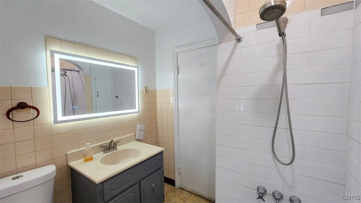 127 Delray Avenue, Syracuse, New York 13224, Syracuse, New York 13224, 4 Bedrooms Bedrooms, 9 Rooms Rooms,1 BathroomBathrooms,Residential,For Sale,127 Delray Avenue, Syracuse, New York 13224,0,S1649627