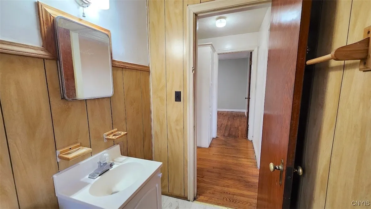 127 Delray Avenue, Syracuse, New York 13224, Syracuse, New York 13224, 4 Bedrooms Bedrooms, 9 Rooms Rooms,1 BathroomBathrooms,Residential,For Sale,127 Delray Avenue, Syracuse, New York 13224,0,S1649627