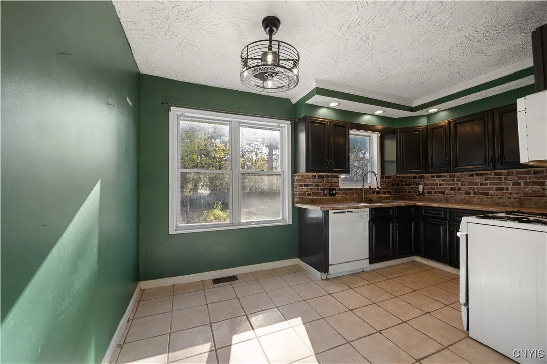 421 Fergerson Avenue, Clay, New York 13212, Clay, New York 13212, 4 Bedrooms Bedrooms, 7 Rooms Rooms,1 BathroomBathrooms,Residential,For Sale,421 Fergerson Avenue, Clay, New York 13212,0,S1649832