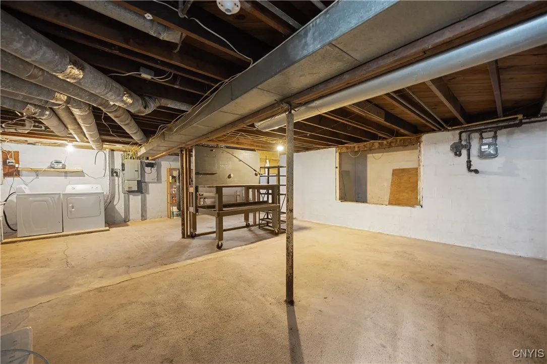 421 Fergerson Avenue, Clay, New York 13212, Clay, New York 13212, 4 Bedrooms Bedrooms, 7 Rooms Rooms,1 BathroomBathrooms,Residential,For Sale,421 Fergerson Avenue, Clay, New York 13212,0,S1649832