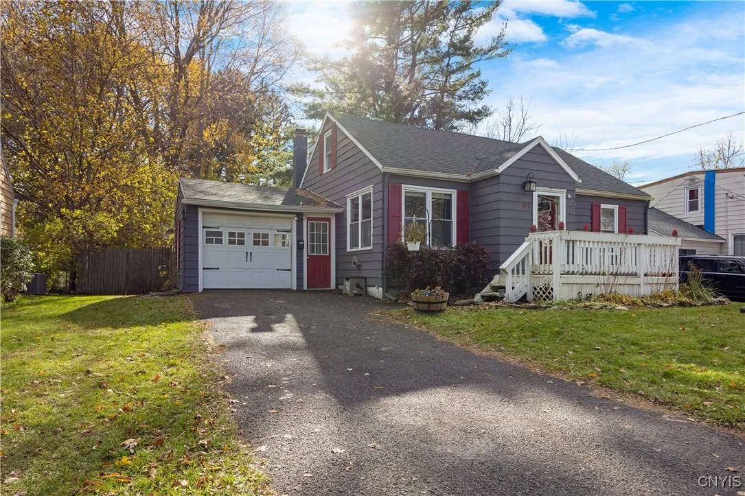 421 Fergerson Avenue, Clay, New York 13212, Clay, New York 13212, 4 Bedrooms Bedrooms, 7 Rooms Rooms,1 BathroomBathrooms,Residential,For Sale,421 Fergerson Avenue, Clay, New York 13212,0,S1649832