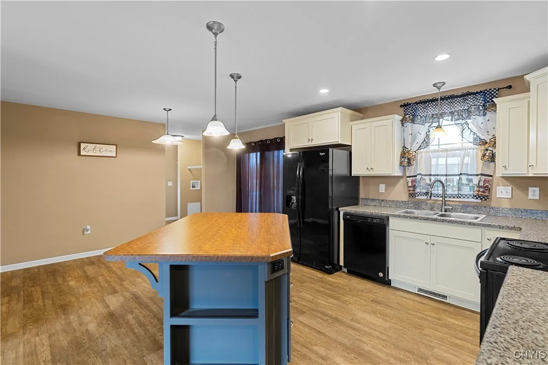 64 Seymour Lane, Westmoreland, New York 13490, Westmoreland, New York 13490, 3 Bedrooms Bedrooms, 8 Rooms Rooms,2 BathroomsBathrooms,Residential,For Sale,64 Seymour Lane, Westmoreland, New York 13490,0,S1649485