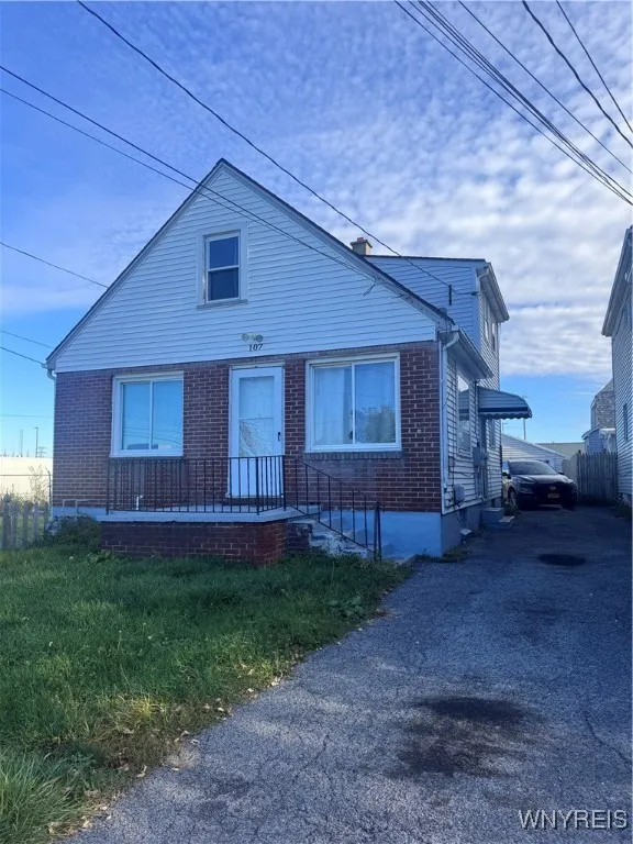 107 Irene Street, Tonawanda, New York 14207, Tonawanda, New York 14207, 3 Bedrooms Bedrooms, 9 Rooms Rooms,2 BathroomsBathrooms,Residential,For Sale,107 Irene Street, Tonawanda, New York 14207,0,B1647934