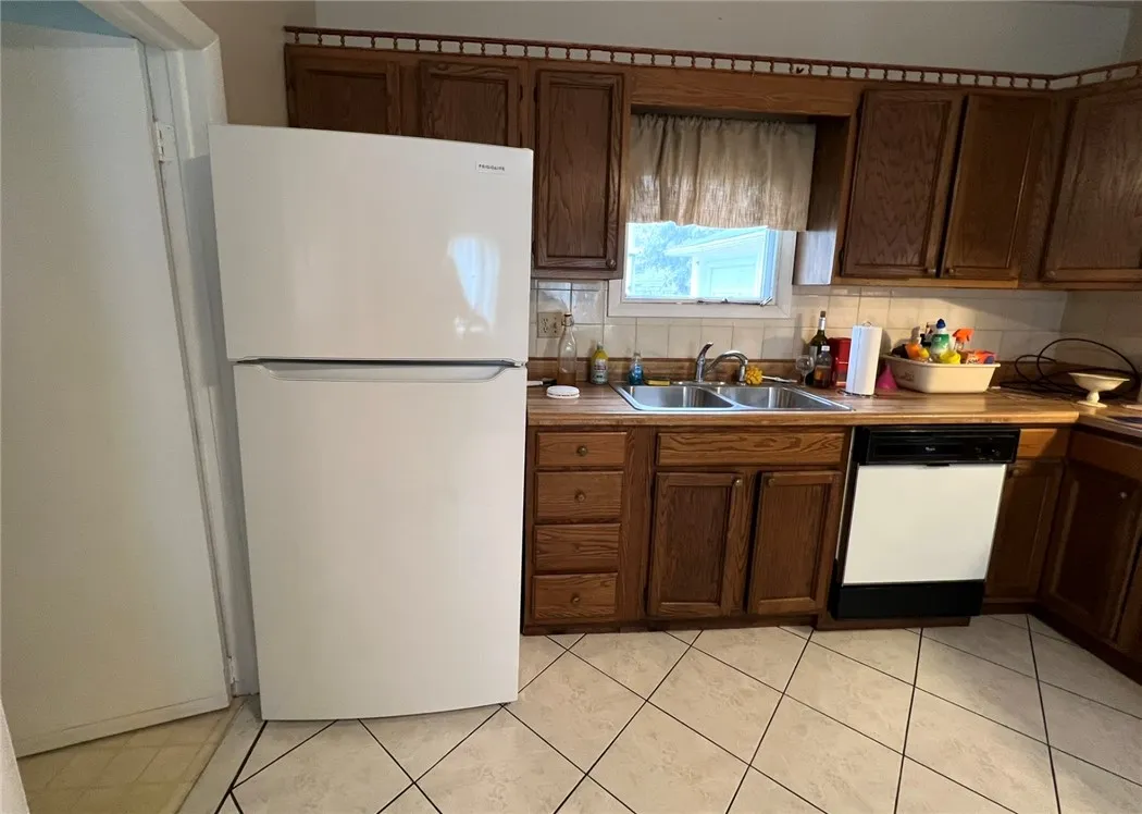 912 Magee Street, Elmira City, New York 14901, Elmira City, New York 14901, 4 Bedrooms Bedrooms, ,2 BathroomsBathrooms,Residential,For Sale,912 Magee Street, Elmira City, New York 14901,0,R1646787
