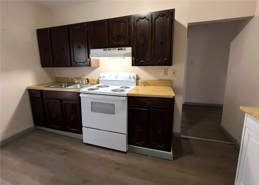 912 Magee Street, Elmira City, New York 14901, Elmira City, New York 14901, 4 Bedrooms Bedrooms, ,2 BathroomsBathrooms,Residential,For Sale,912 Magee Street, Elmira City, New York 14901,0,R1646787