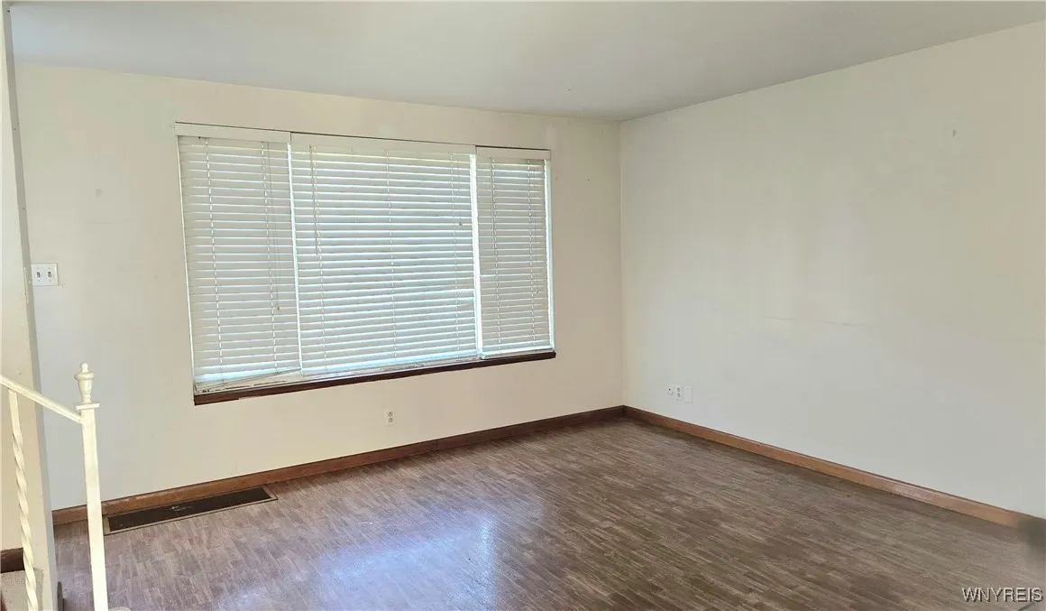 26 Alcona Avenue, Amherst, New York 14226, Amherst, New York 14226, 2 Bedrooms Bedrooms, 4 Rooms Rooms,1 BathroomBathrooms,Residential Lease,For Rent,26 Alcona Avenue, Amherst, New York 14226,0,B1648879