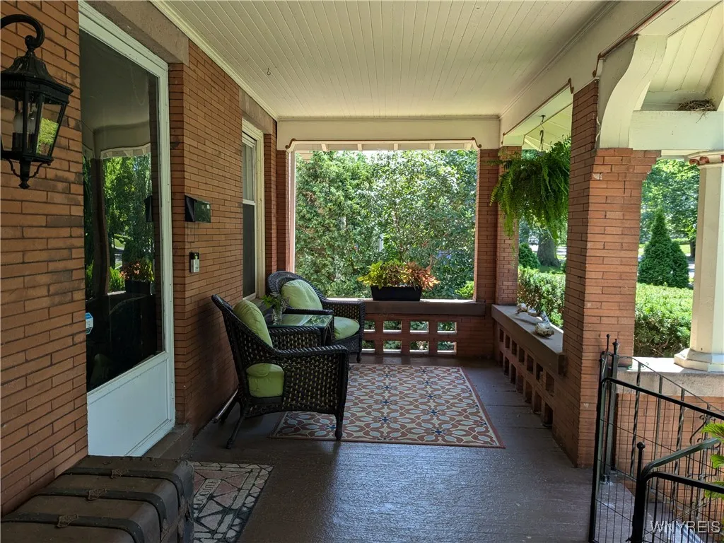 656 Lafayette Avenue, Buffalo, New York 14222, Buffalo, New York 14222, 1 Bedroom Bedrooms, 6 Rooms Rooms,1 BathroomBathrooms,Residential Lease,Closed,656 Lafayette Avenue, Buffalo, New York 14222,0,B1649872