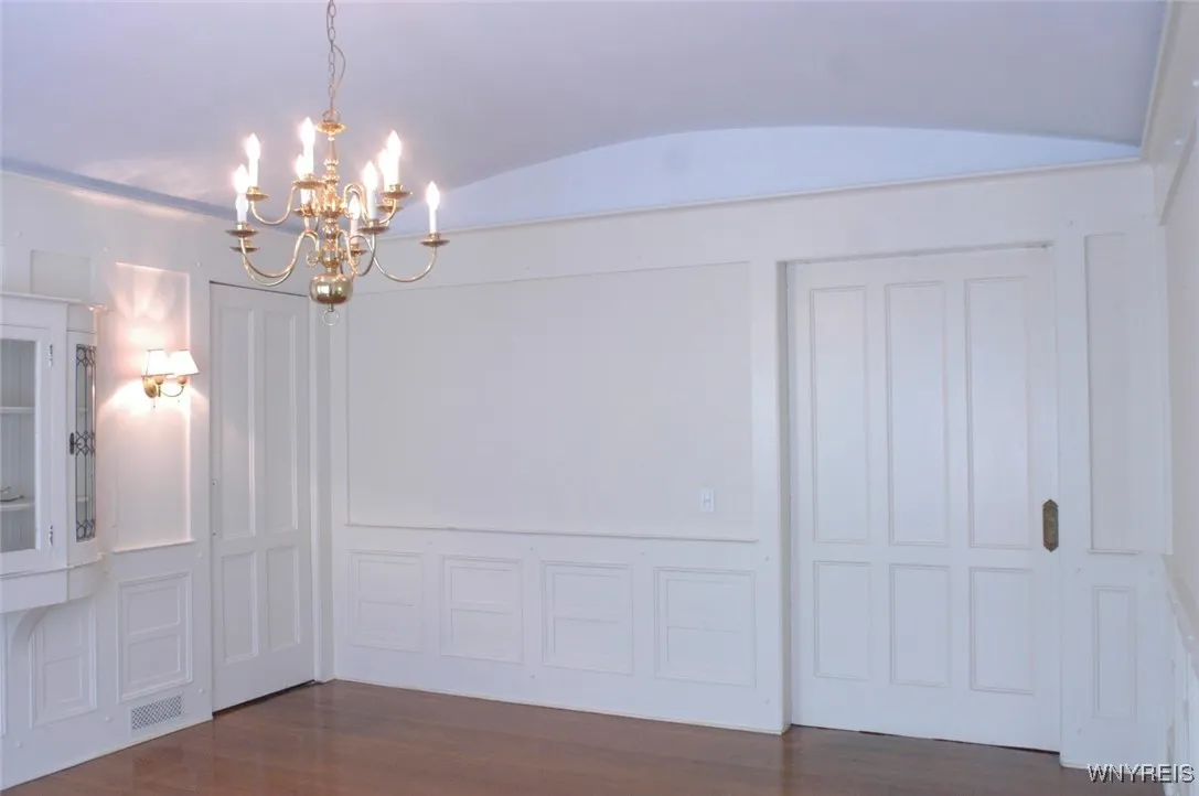 656 Lafayette Avenue, Buffalo, New York 14222, Buffalo, New York 14222, 1 Bedroom Bedrooms, 6 Rooms Rooms,1 BathroomBathrooms,Residential Lease,For Rent,656 Lafayette Avenue, Buffalo, New York 14222,0,B1649872