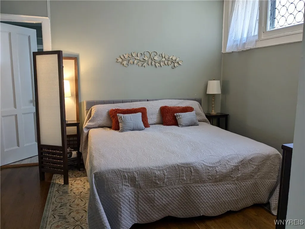 656 Lafayette Avenue, Buffalo, New York 14222, Buffalo, New York 14222, 1 Bedroom Bedrooms, 6 Rooms Rooms,1 BathroomBathrooms,Residential Lease,For Rent,656 Lafayette Avenue, Buffalo, New York 14222,0,B1649872