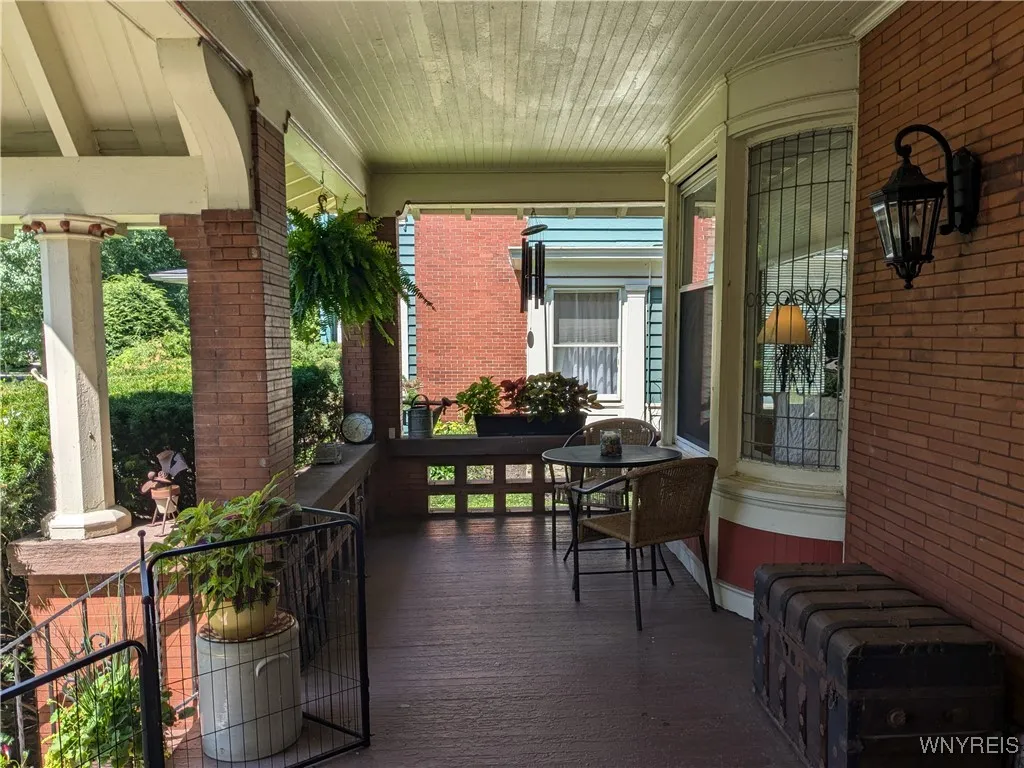 656 Lafayette Avenue, Buffalo, New York 14222, Buffalo, New York 14222, 1 Bedroom Bedrooms, 6 Rooms Rooms,1 BathroomBathrooms,Residential Lease,Closed,656 Lafayette Avenue, Buffalo, New York 14222,0,B1649872