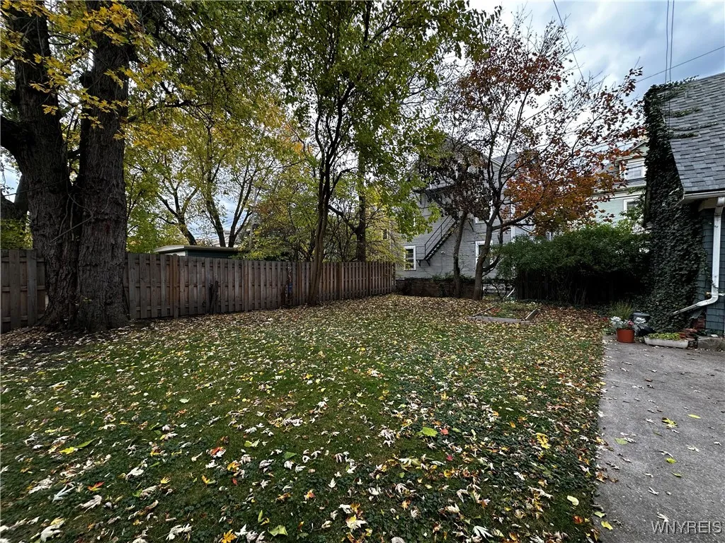 656 Lafayette Avenue, Buffalo, New York 14222, Buffalo, New York 14222, 1 Bedroom Bedrooms, 6 Rooms Rooms,1 BathroomBathrooms,Residential Lease,Closed,656 Lafayette Avenue, Buffalo, New York 14222,0,B1649872