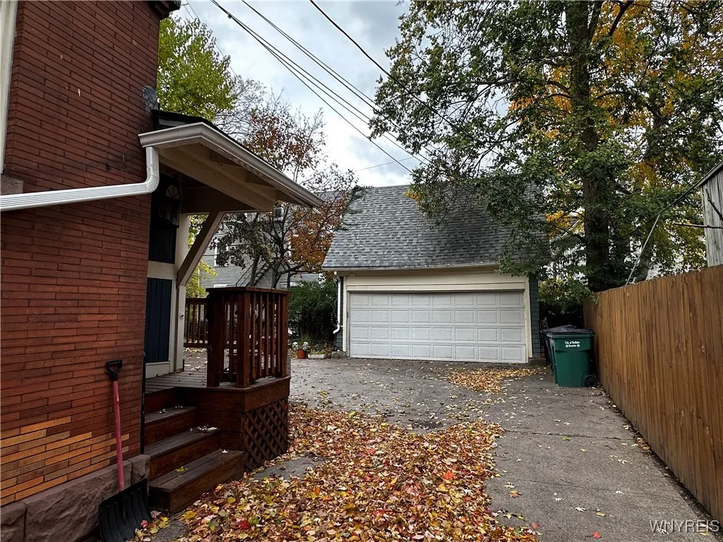 656 Lafayette Avenue, Buffalo, New York 14222, Buffalo, New York 14222, 1 Bedroom Bedrooms, 6 Rooms Rooms,1 BathroomBathrooms,Residential Lease,Closed,656 Lafayette Avenue, Buffalo, New York 14222,0,B1649872
