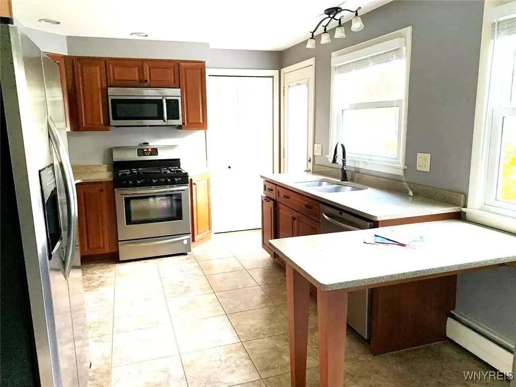 123 Ava Lane, Amherst, New York 14221, Amherst, New York 14221, 5 Bedrooms Bedrooms, 9 Rooms Rooms,2 BathroomsBathrooms,Residential Lease,For Rent,123 Ava Lane, Amherst, New York 14221,0,B1649873