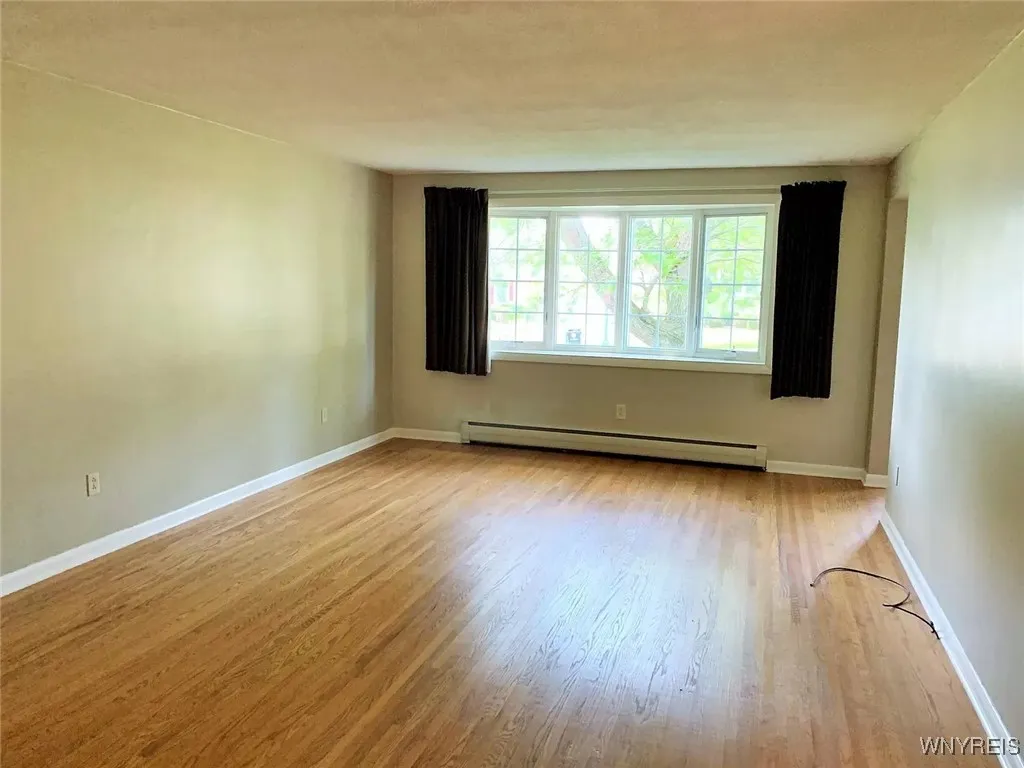 123 Ava Lane, Amherst, New York 14221, Amherst, New York 14221, 5 Bedrooms Bedrooms, 9 Rooms Rooms,2 BathroomsBathrooms,Residential Lease,For Rent,123 Ava Lane, Amherst, New York 14221,0,B1649873