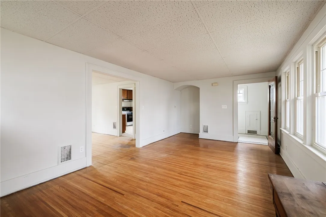 859 Thurston Road, Rochester, New York 14619, Rochester, New York 14619, 3 Bedrooms Bedrooms, 6 Rooms Rooms,1 BathroomBathrooms,Residential,For Sale,859 Thurston Road, Rochester, New York 14619,0,R1649436