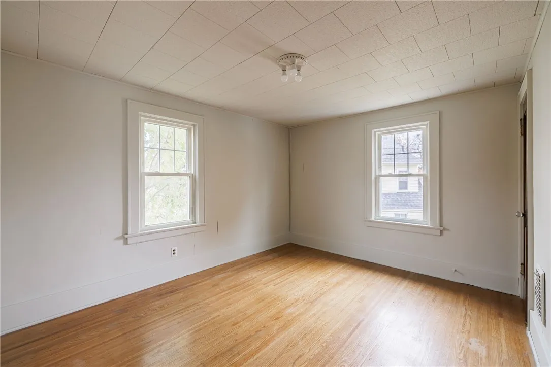 859 Thurston Road, Rochester, New York 14619, Rochester, New York 14619, 3 Bedrooms Bedrooms, 6 Rooms Rooms,1 BathroomBathrooms,Residential,For Sale,859 Thurston Road, Rochester, New York 14619,0,R1649436