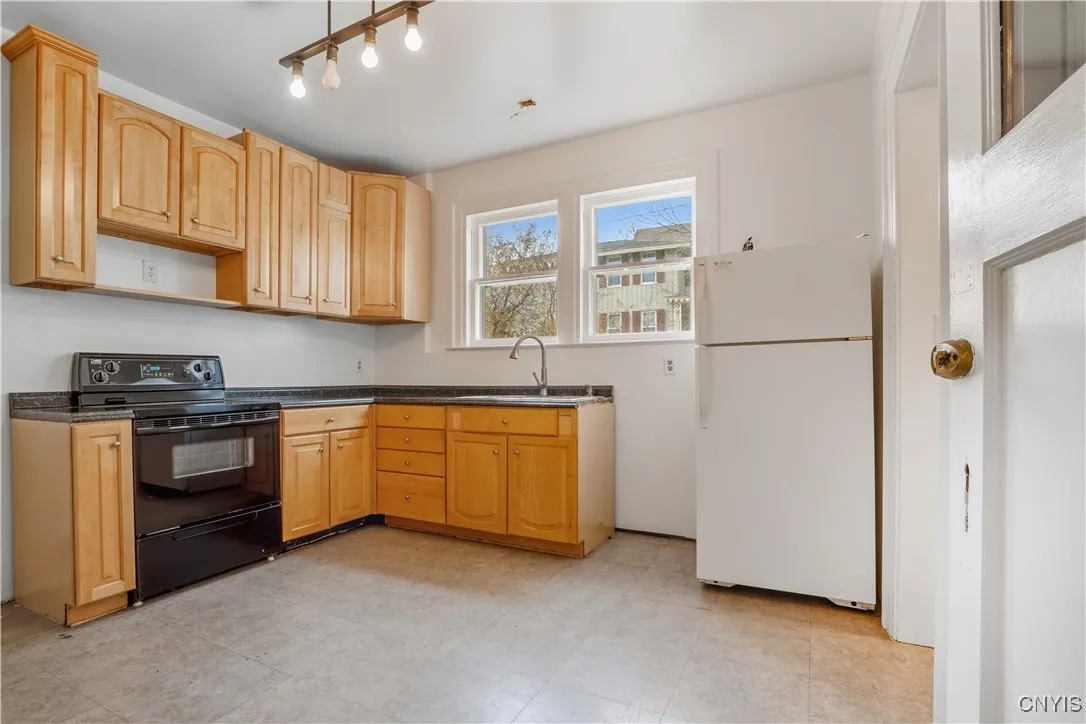 26 Burwell Street, Little Falls City, New York 133, Little Falls City, New York 13365, 6 Bedrooms Bedrooms, 19 Rooms Rooms,3 BathroomsBathrooms,Residential,For Sale,26 Burwell Street, Little Falls City, New York 133,0,S1649705