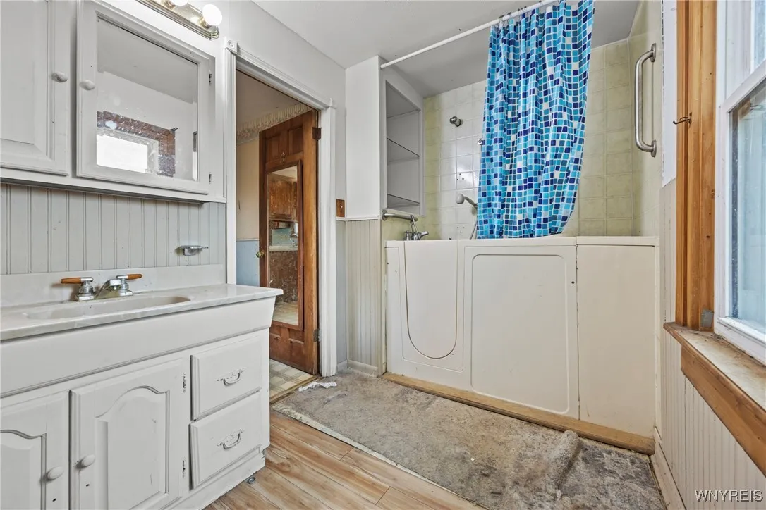 5390 Abel Road, Hamburg, New York 14075, Hamburg, New York 14075, 4 Bedrooms Bedrooms, 9 Rooms Rooms,1 BathroomBathrooms,Residential,For Sale,5390 Abel Road, Hamburg, New York 14075,0,B1649882