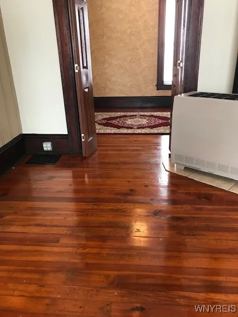 APT 3 GENERAL LIVING AREA