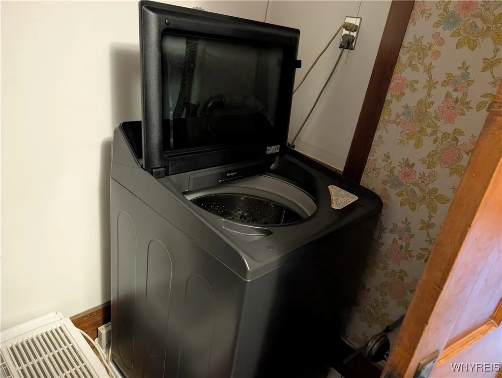 APRT 2 LAUNDRY