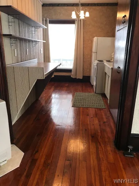 APT 3 KITCHEN AREA
