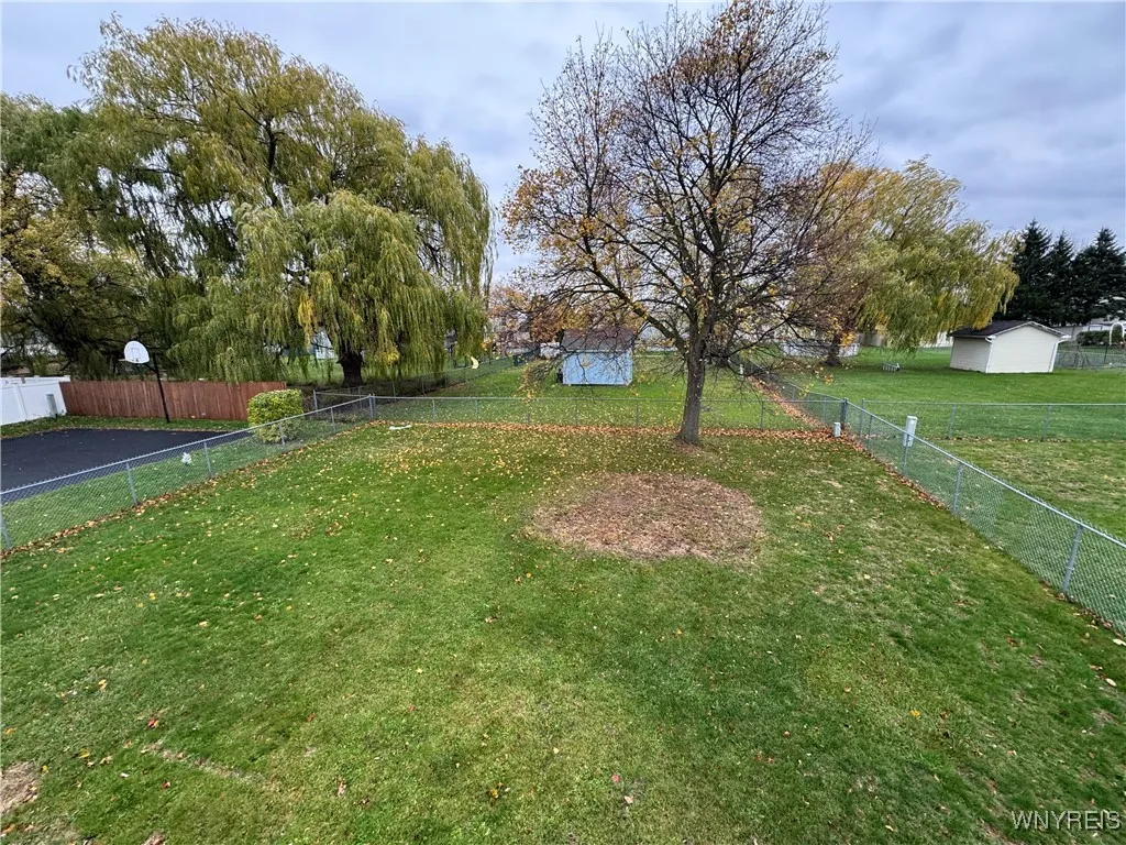 7007 Northview Drive, Lockport Town, New York 1409, Lockport Town, New York 14094, 3 Bedrooms Bedrooms, 10 Rooms Rooms,1 BathroomBathrooms,Residential,For Sale,7007 Northview Drive, Lockport Town, New York 1409,0,B1649821