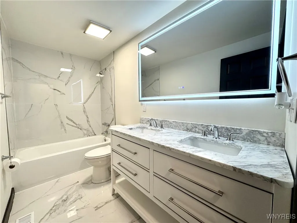 7007 Northview Drive, Lockport Town, New York 1409, Lockport Town, New York 14094, 3 Bedrooms Bedrooms, 10 Rooms Rooms,1 BathroomBathrooms,Residential,For Sale,7007 Northview Drive, Lockport Town, New York 1409,0,B1649821