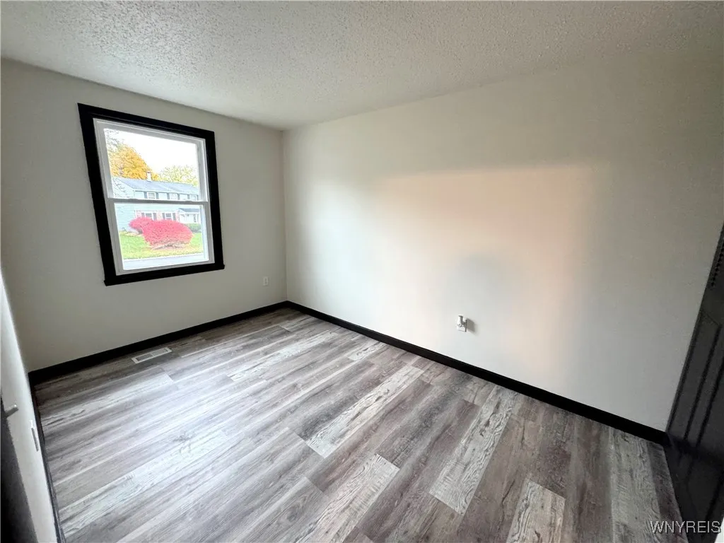 7007 Northview Drive, Lockport Town, New York 1409, Lockport Town, New York 14094, 3 Bedrooms Bedrooms, 10 Rooms Rooms,1 BathroomBathrooms,Residential,For Sale,7007 Northview Drive, Lockport Town, New York 1409,0,B1649821