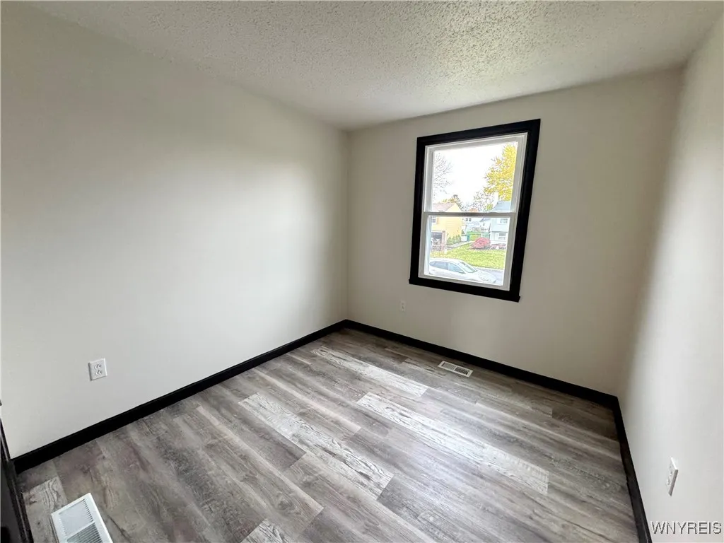 7007 Northview Drive, Lockport Town, New York 1409, Lockport Town, New York 14094, 3 Bedrooms Bedrooms, 10 Rooms Rooms,1 BathroomBathrooms,Residential,For Sale,7007 Northview Drive, Lockport Town, New York 1409,0,B1649821