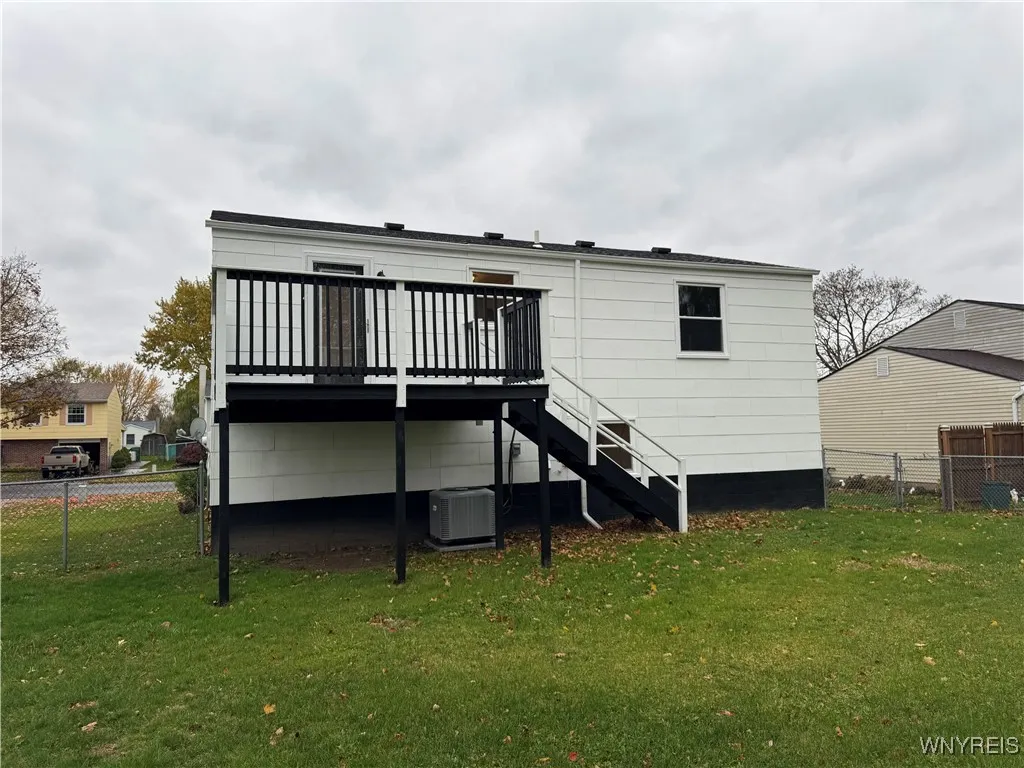 7007 Northview Drive, Lockport Town, New York 1409, Lockport Town, New York 14094, 3 Bedrooms Bedrooms, 10 Rooms Rooms,1 BathroomBathrooms,Residential,For Sale,7007 Northview Drive, Lockport Town, New York 1409,0,B1649821