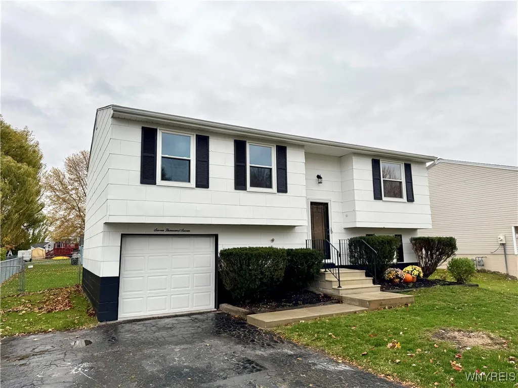 7007 Northview Drive, Lockport Town, New York 1409, Lockport Town, New York 14094, 3 Bedrooms Bedrooms, 10 Rooms Rooms,1 BathroomBathrooms,Residential,For Sale,7007 Northview Drive, Lockport Town, New York 1409,0,B1649821