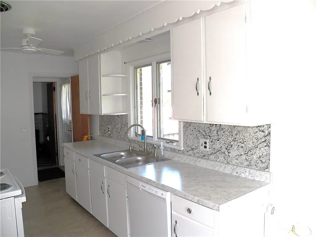 2628 Ridgeway Avenue, Greece, New York 14626, Greece, New York 14626, 3 Bedrooms Bedrooms, 6 Rooms Rooms,1 BathroomBathrooms,Residential,For Sale,2628 Ridgeway Avenue, Greece, New York 14626,0,R1649690