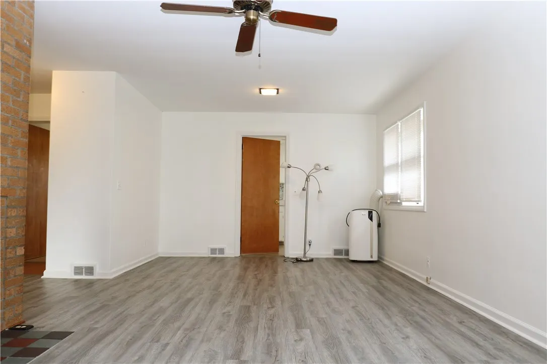 2628 Ridgeway Avenue, Greece, New York 14626, Greece, New York 14626, 3 Bedrooms Bedrooms, 6 Rooms Rooms,1 BathroomBathrooms,Residential,For Sale,2628 Ridgeway Avenue, Greece, New York 14626,0,R1649690